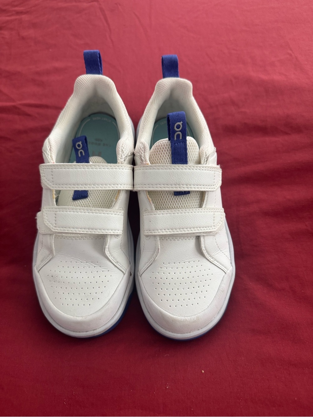Kids White Sneakers with Blue Pull Tabs - ON Cloud Style
